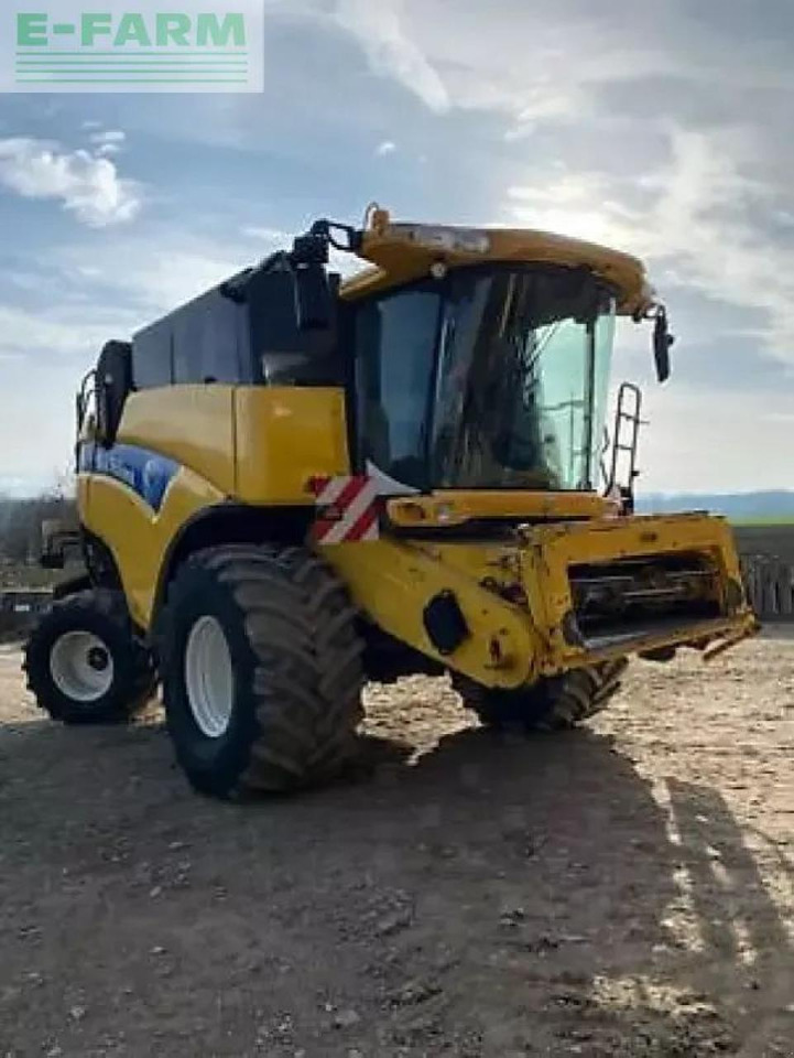 New Holland cx 8090 - Mietitrebbia: foto 2 New Holland cx 8090 - Mietitrebbia: foto 2
