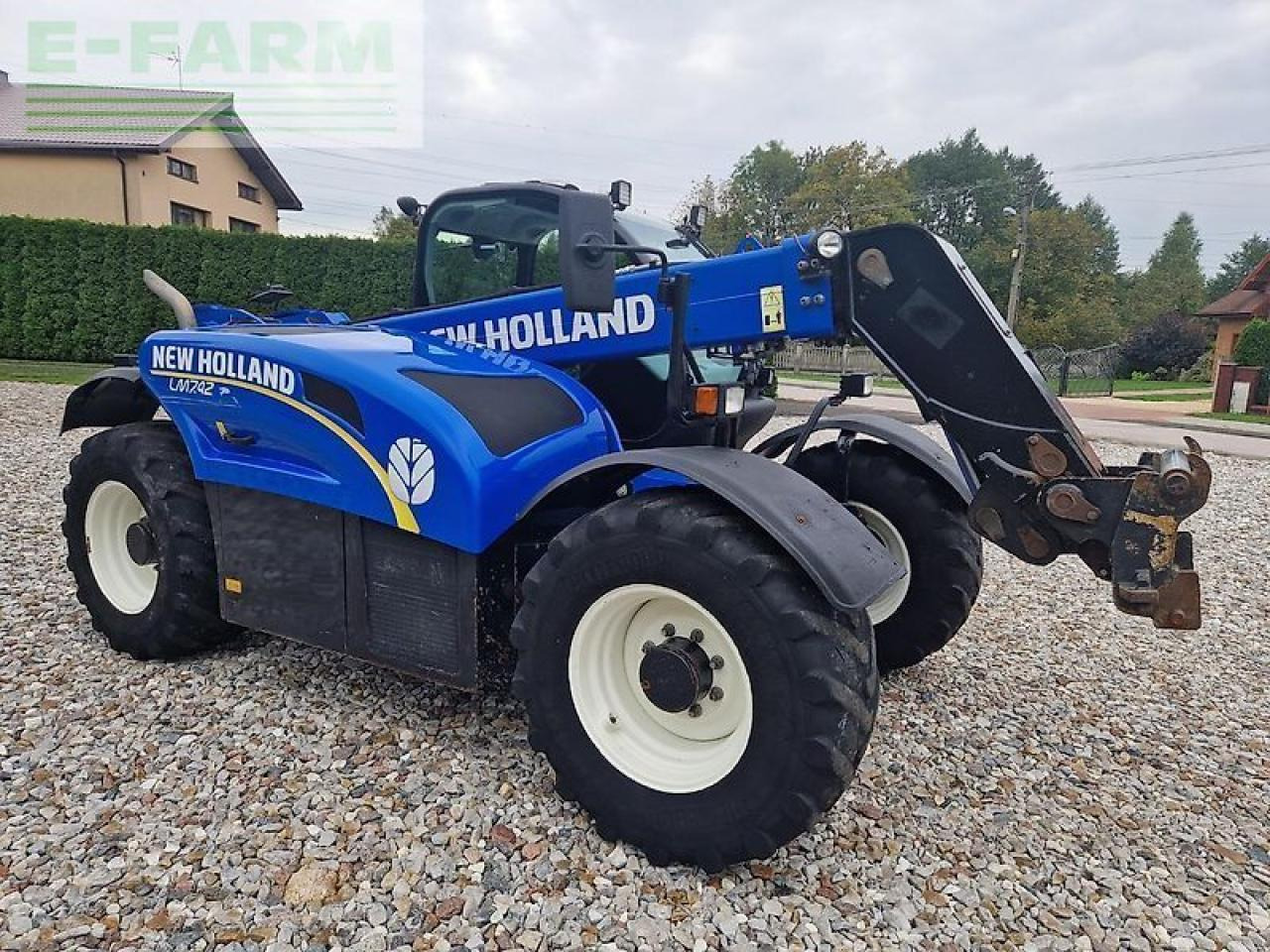 New Holland lm 7.42 - Pala gommata: foto 1 New Holland lm 7.42 - Pala gommata: foto 1