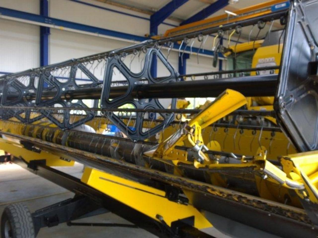 New Holland schneidwerk 7,32 m - Barra di taglio per grano: foto 2 New Holland schneidwerk 7,32 m - Barra di taglio per grano: foto 2