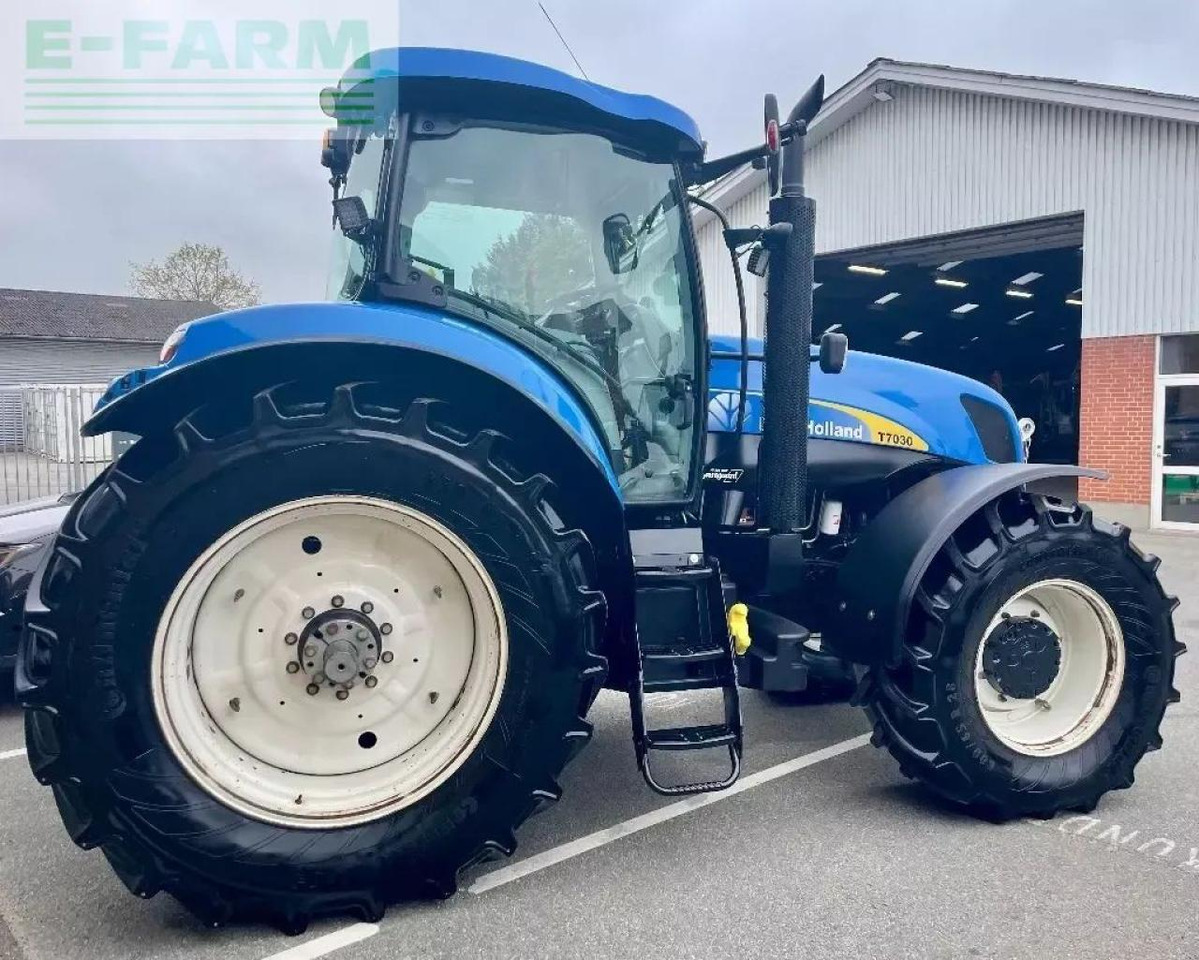 New Holland t 7030 - Trattore: foto 5 New Holland t 7030 - Trattore: foto 5