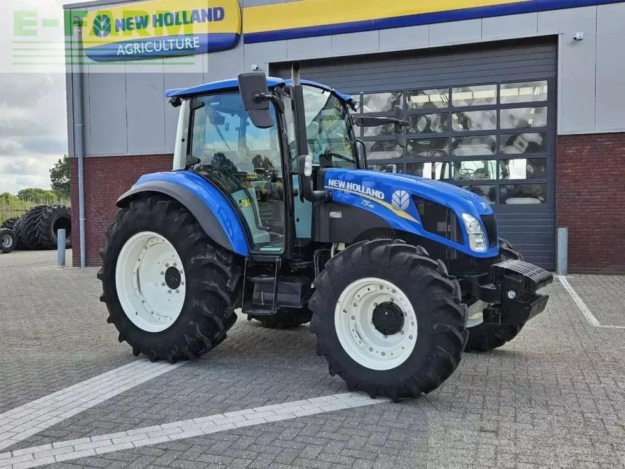 New Holland t5.85 dual command - Trattore: foto 1 New Holland t5.85 dual command - Trattore: foto 1