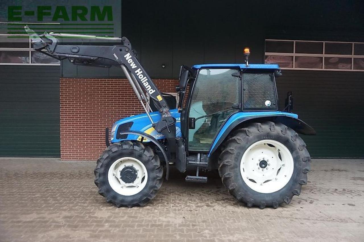 New Holland t5040 nur 860 std. - Trattore: foto 5 New Holland t5040 nur 860 std. - Trattore: foto 5