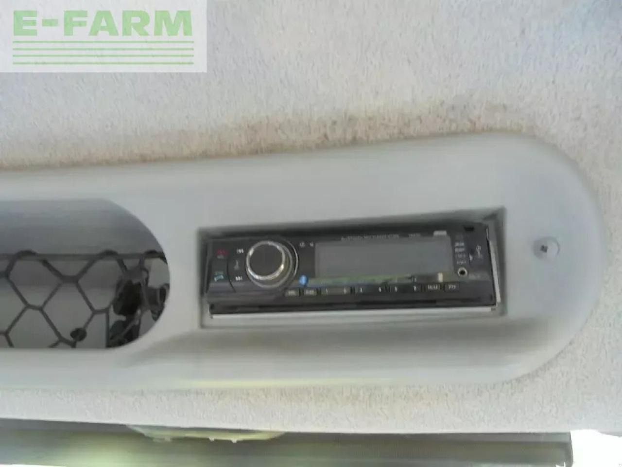 New Holland t8.330 - Trattore: foto 5 New Holland t8.330 - Trattore: foto 5