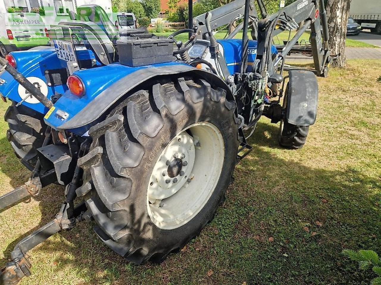 New Holland td 4020 f - Trattore: foto 3 New Holland td 4020 f - Trattore: foto 3