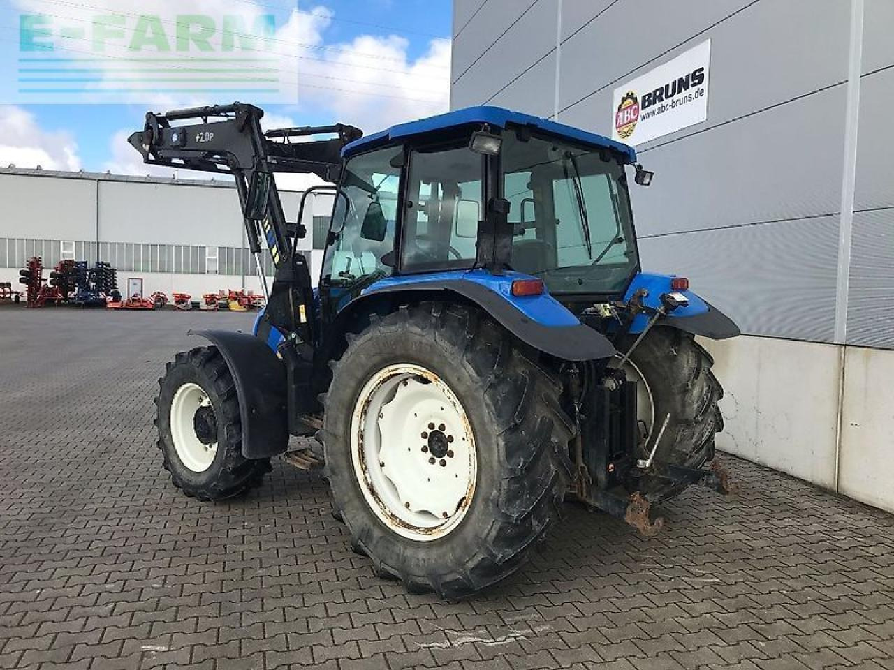 New Holland tl 90 a dt A - Trattore: foto 4 New Holland tl 90 a dt A - Trattore: foto 4