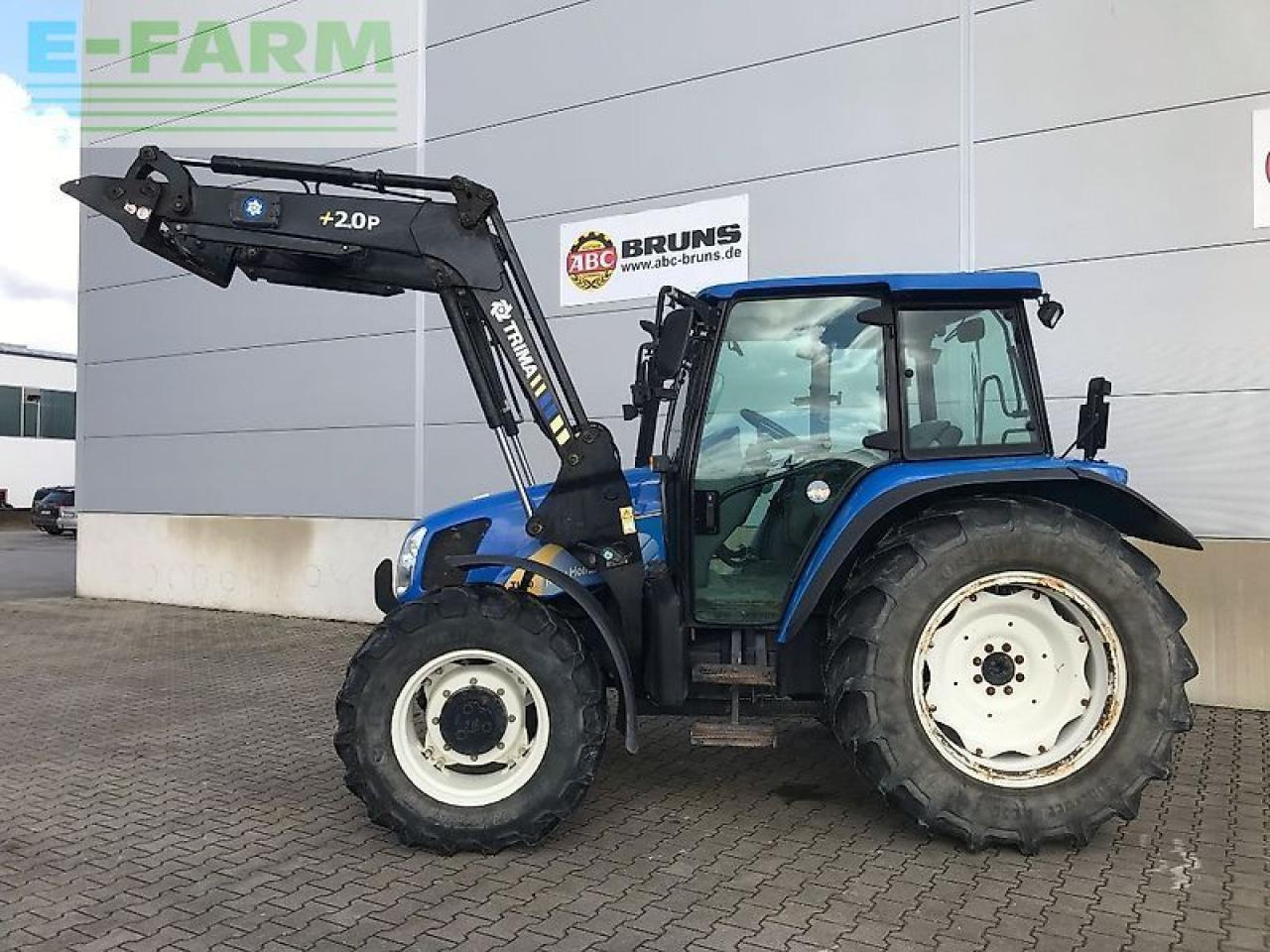 New Holland tl 90 a dt A - Trattore: foto 2 New Holland tl 90 a dt A - Trattore: foto 2