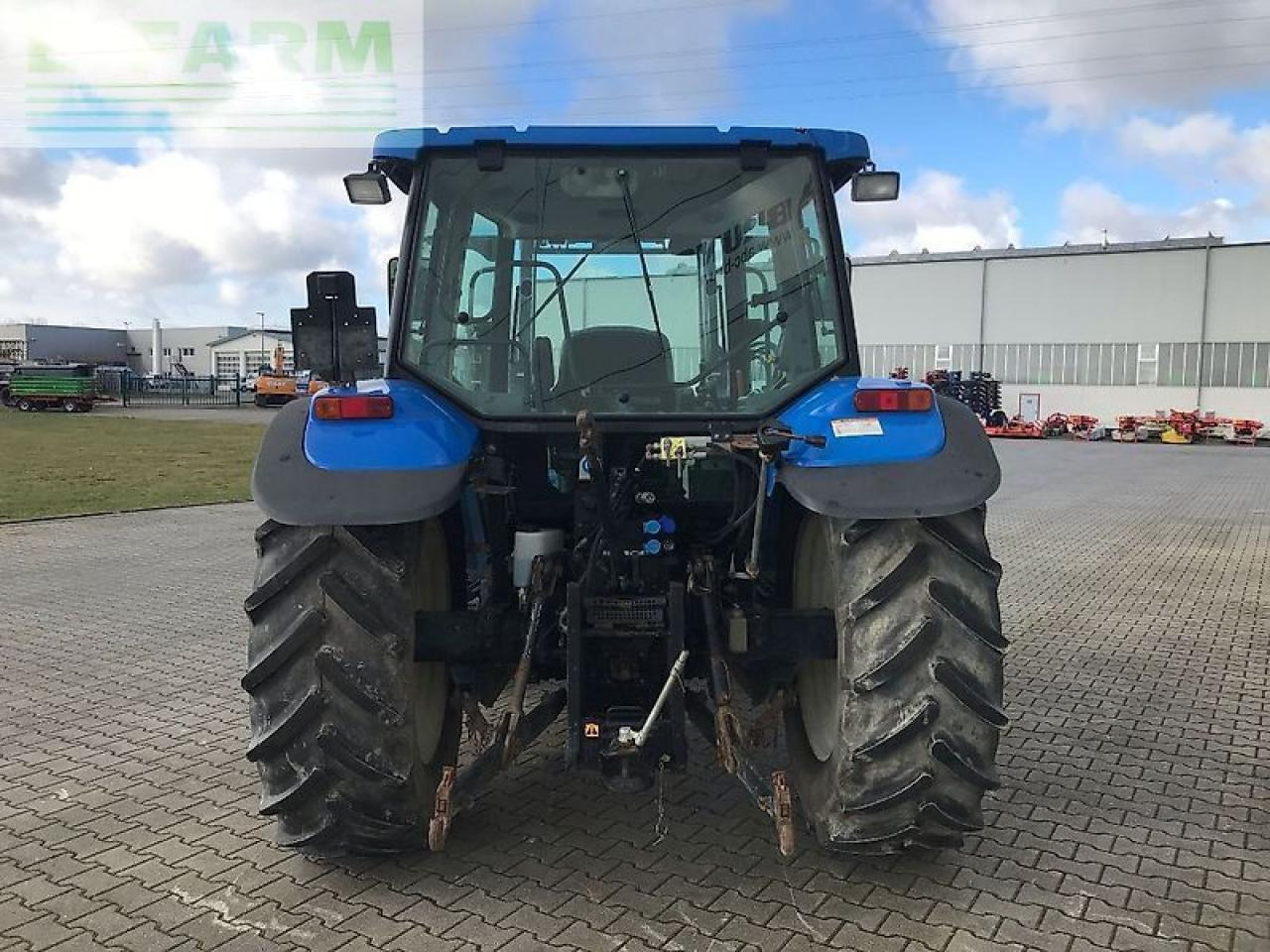 New Holland tl 90 a dt A - Trattore: foto 3 New Holland tl 90 a dt A - Trattore: foto 3