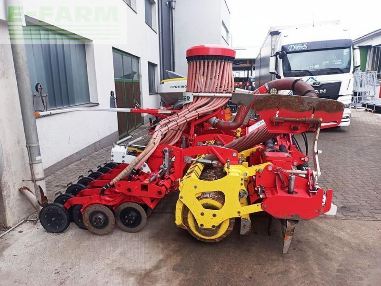 Pöttinger 4 m säkombination pneumatisch klappbar - Seminatrice combinata: foto 4 Pöttinger 4 m säkombination pneumatisch klappbar - Seminatrice combinata: foto 4
