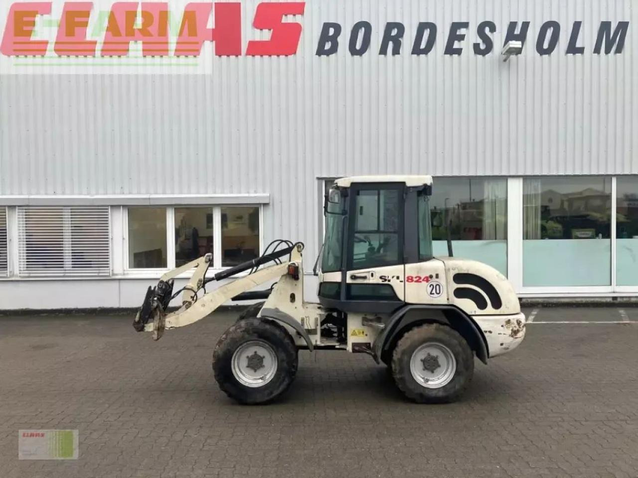 Schaeff skl 824 - Miniescavatore: foto 1 Schaeff skl 824 - Miniescavatore: foto 1