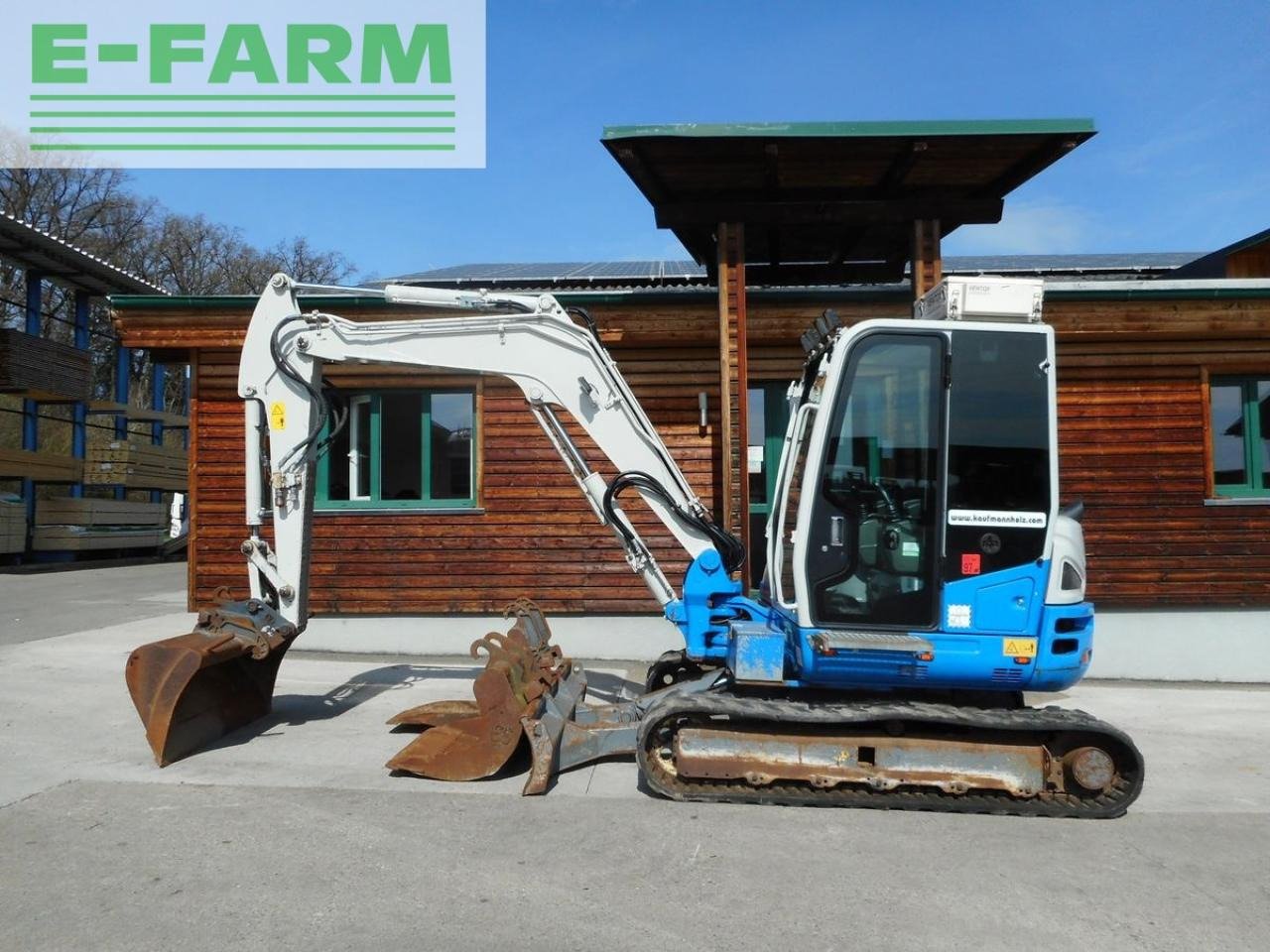 Takeuchi tb 260 ( 5.735kg ) hydr. sw + 3 löffel - Miniescavatore: foto 1 Takeuchi tb 260 ( 5.735kg ) hydr. sw + 3 löffel - Miniescavatore: foto 1