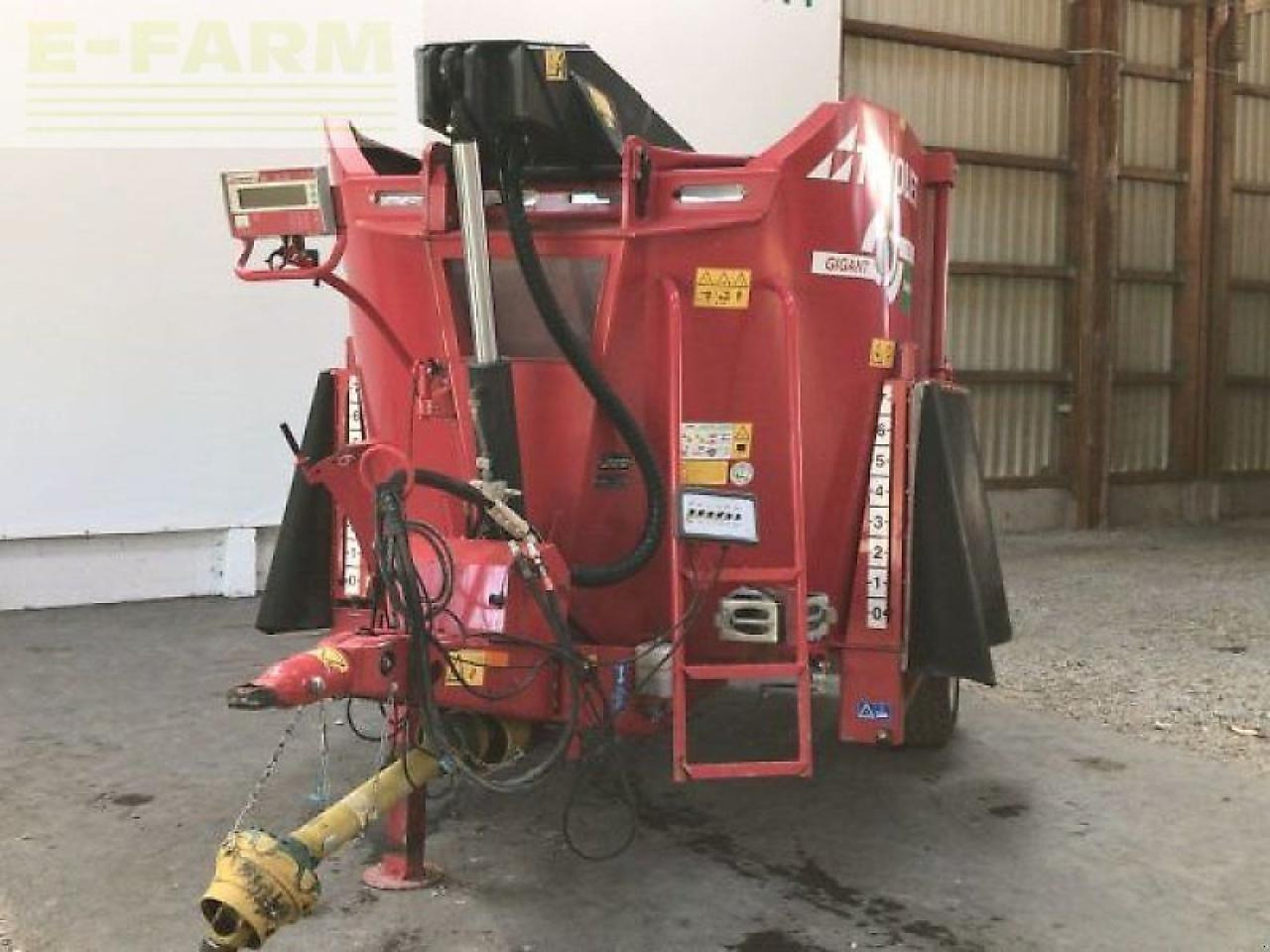 Trioliet gigant 700 - Macchina per l'allevamento: foto 4 Trioliet gigant 700 - Macchina per l'allevamento: foto 4