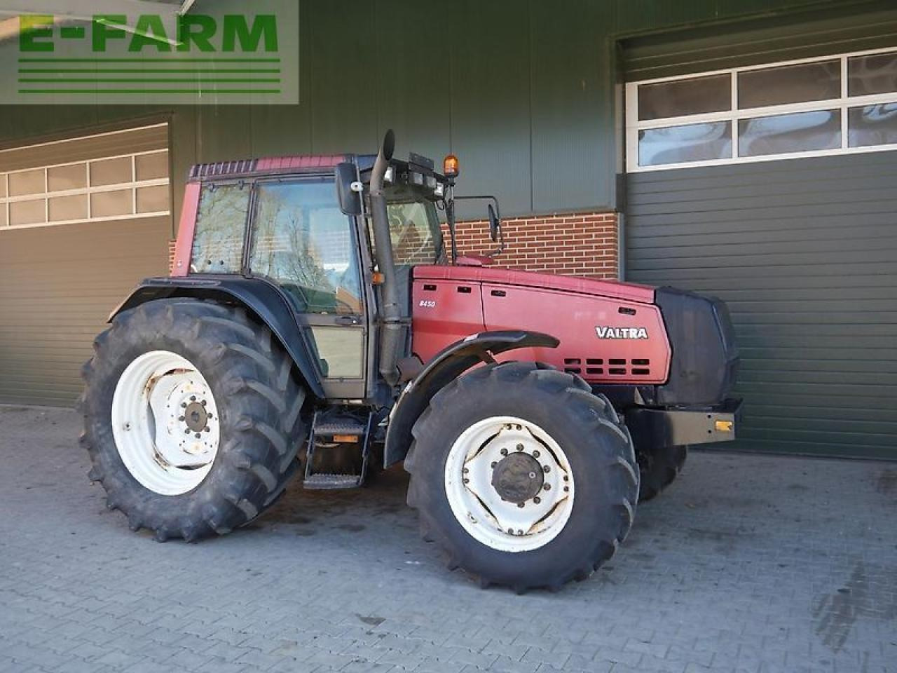 Valtra 8450 - Trattore: foto 1 Valtra 8450 - Trattore: foto 1
