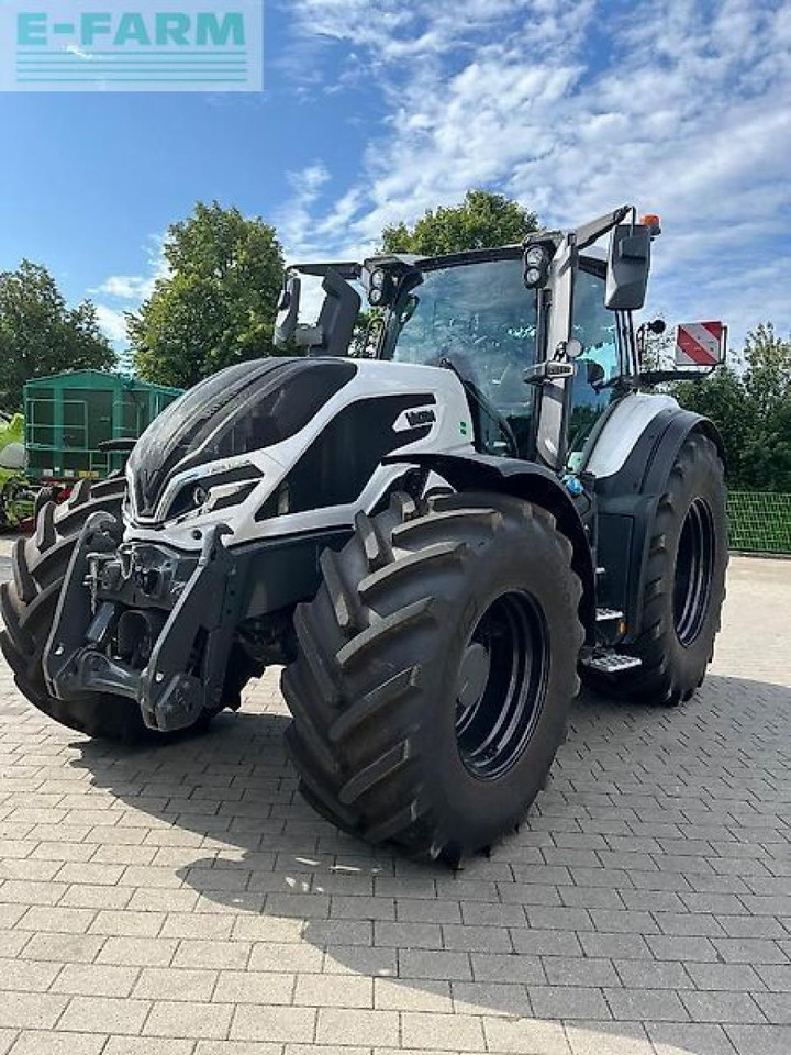 Valtra q245 - Trattore: foto 1 Valtra q245 - Trattore: foto 1