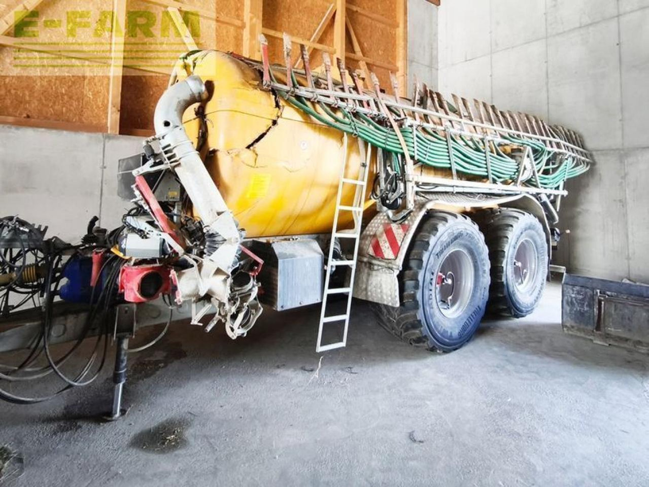 Light 18.500 polyesterfass mit unfallschaden - Carrobotte: foto 2 Light 18.500 polyesterfass mit unfallschaden - Carrobotte: foto 2