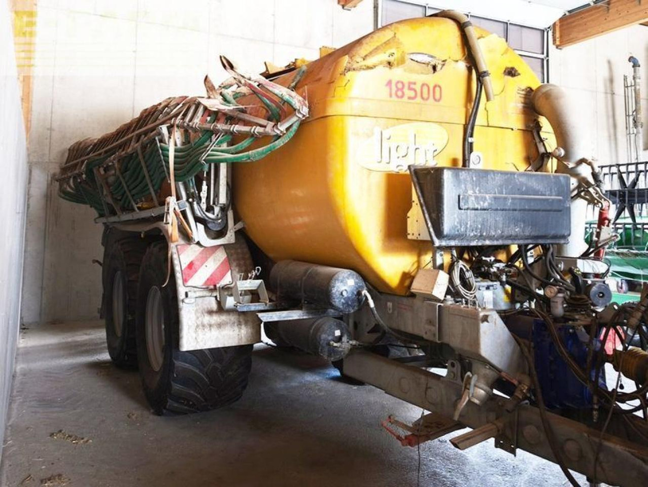 Light 18.500 polyesterfass mit unfallschaden - Carrobotte: foto 4 Light 18.500 polyesterfass mit unfallschaden - Carrobotte: foto 4