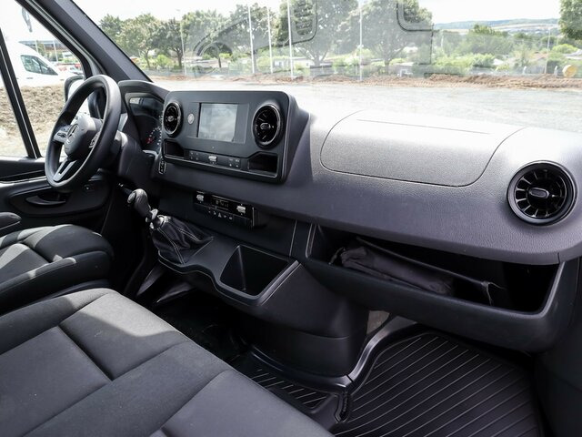 MERCEDES-BENZ Sprinter 317 CDI Kasten,L2H2,MBUX,Kamera - Furgone chiuso: foto 4 MERCEDES-BENZ Sprinter 317 CDI Kasten,L2H2,MBUX,Kamera - Furgone chiuso: foto 4