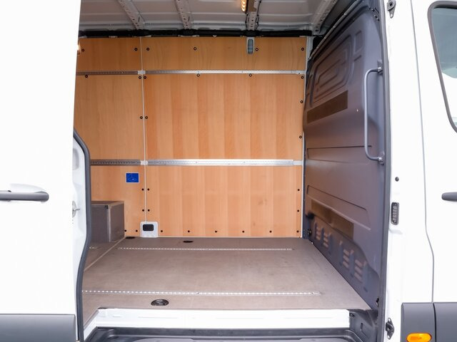 MERCEDES-BENZ Sprinter 317 CDI Kasten,L2H2,MBUX,Kamera - Furgone chiuso: foto 2 MERCEDES-BENZ Sprinter 317 CDI Kasten,L2H2,MBUX,Kamera - Furgone chiuso: foto 2