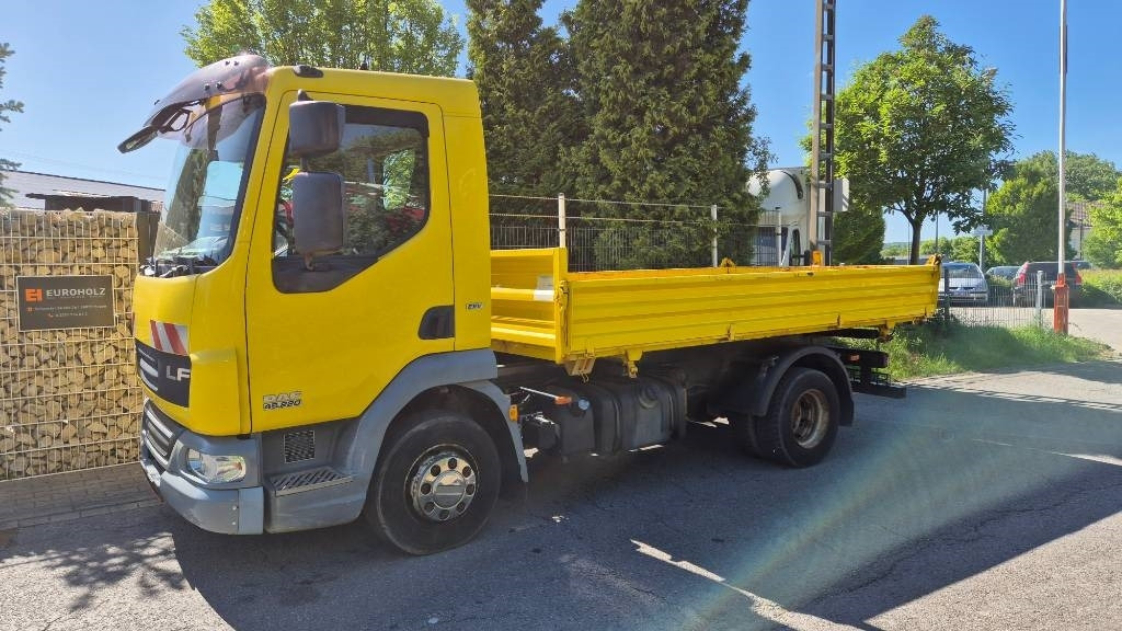 DAF Lkw 3-Seiten-Kipper Meiller 45.220, 2 x AHK, Servo - Autocarro ribaltabile: foto 1 DAF Lkw 3-Seiten-Kipper Meiller 45.220, 2 x AHK, Servo - Autocarro ribaltabile: foto 1