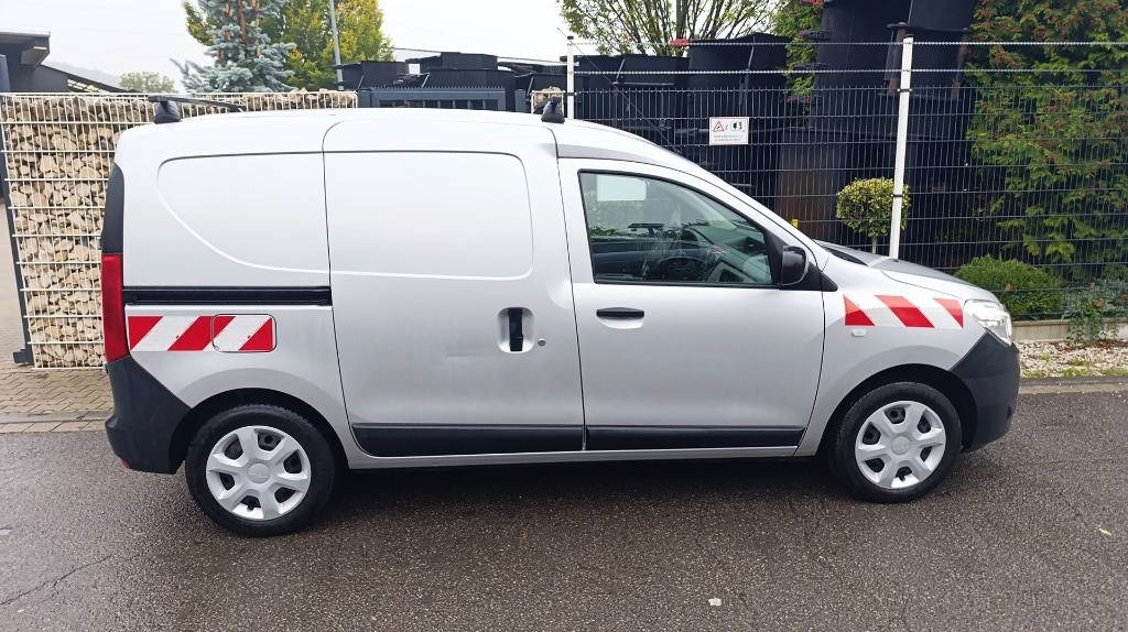 Dacia Dokker Transporter, Kastenwagen, Werkstattschränke - Furgoncino: foto 5 Dacia Dokker Transporter, Kastenwagen, Werkstattschränke - Furgoncino: foto 5