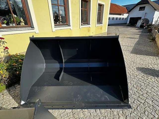 Big Volumenschaufel 200 cm mit Manitou Aufnahme - Benna: foto 1 Big Volumenschaufel 200 cm mit Manitou Aufnahme - Benna: foto 1