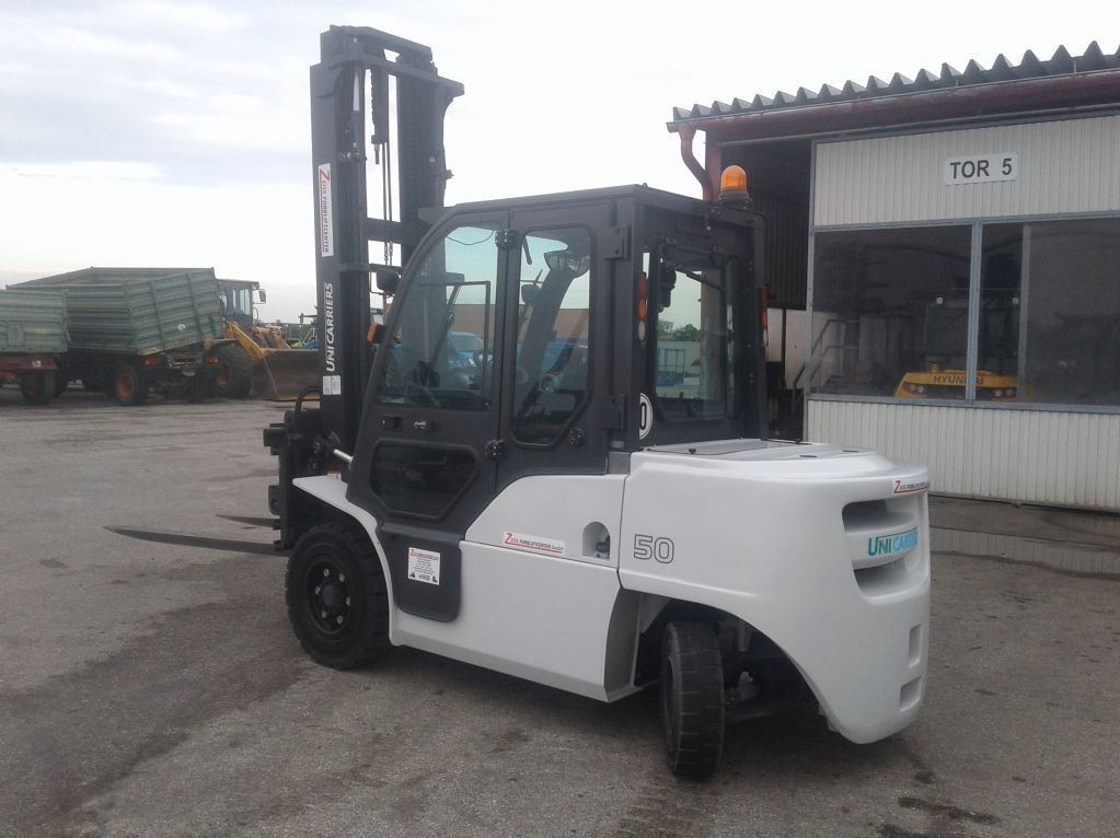 UniCarriers DG1F4A50Q - Carrello elevatore diesel: foto 3 UniCarriers DG1F4A50Q - Carrello elevatore diesel: foto 3