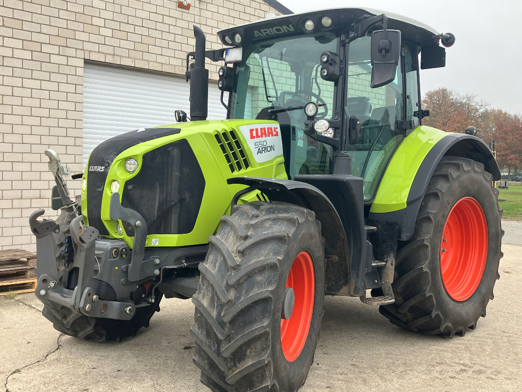 CLAAS Arion 550 - Trattore: foto 1 CLAAS Arion 550 - Trattore: foto 1