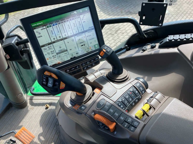John Deere 6R250 mit FKH/ FZW/ CommandPro - Trattore: foto 4 John Deere 6R250 mit FKH/ FZW/ CommandPro - Trattore: foto 4
