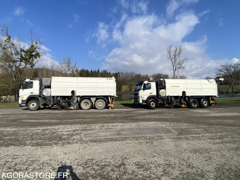 2 BALAYEUSES 6 ROUES - VOLVO - FMFH - - Spazzatrice stradale: foto 1 2 BALAYEUSES 6 ROUES - VOLVO - FMFH - - Spazzatrice stradale: foto 1
