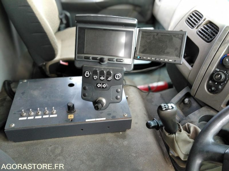 BALAYEUSE DM-075-AD - Spazzatrice stradale: foto 2 BALAYEUSE DM-075-AD - Spazzatrice stradale: foto 2