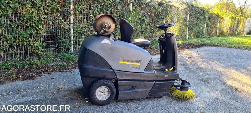 BALAYEUSE KARCHER - 2012 - 182 heures - Spazzatrice stradale: foto 2 BALAYEUSE KARCHER - 2012 - 182 heures - Spazzatrice stradale: foto 2