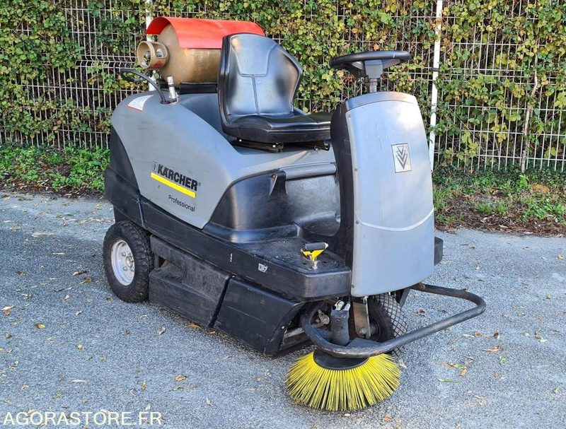 BALAYEUSE KARCHER - 2012 - 182 heures - Spazzatrice stradale: foto 1 BALAYEUSE KARCHER - 2012 - 182 heures - Spazzatrice stradale: foto 1