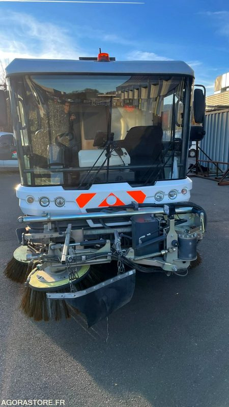 BALAYEUSE RAVO DE 2009 - Spazzatrice stradale: foto 2 BALAYEUSE RAVO DE 2009 - Spazzatrice stradale: foto 2