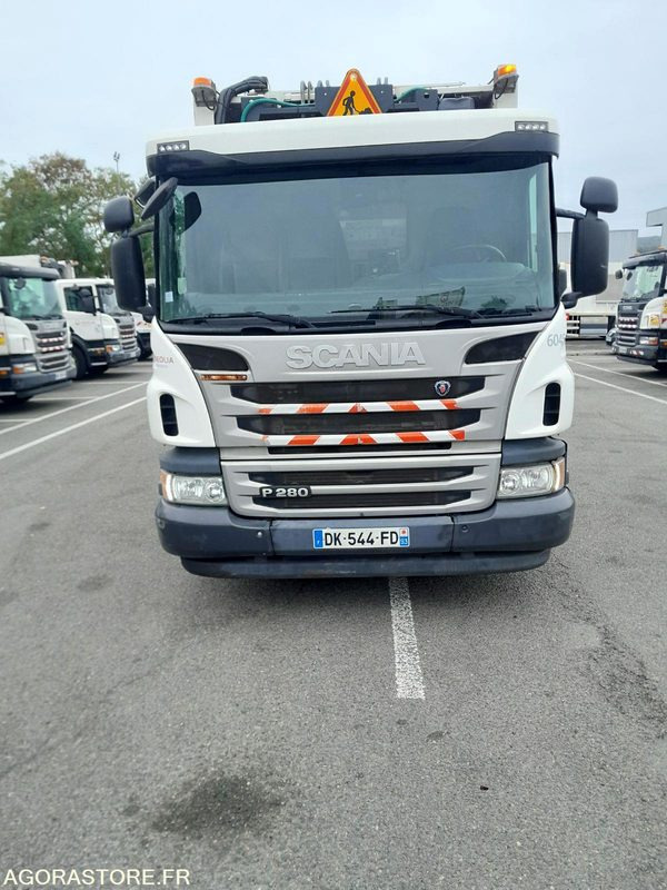 BOM 19T SCANIA GNC NON ROULANT (6045-66ICAM571X) - Camion immondizia: foto 2 BOM 19T SCANIA GNC NON ROULANT (6045-66ICAM571X) - Camion immondizia: foto 2