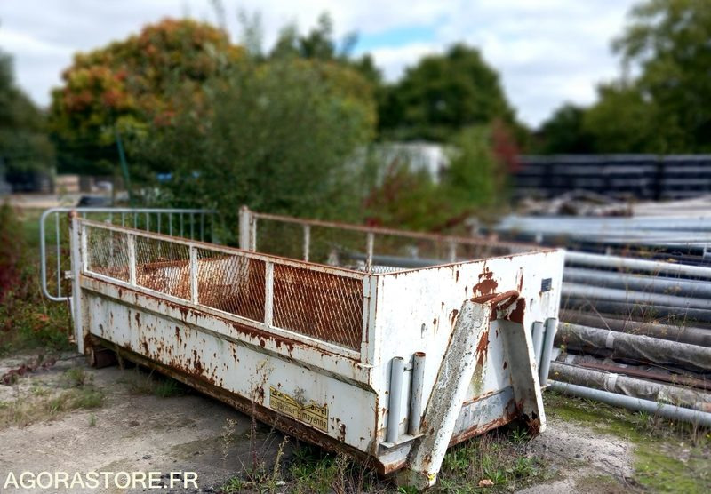 Benne Blanche - Attrezzatura da costruzione: foto 1 Benne Blanche - Attrezzatura da costruzione: foto 1