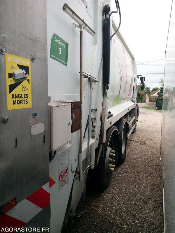 Bom Renault 320DXI - Camion immondizia: foto 4 Bom Renault 320DXI - Camion immondizia: foto 4