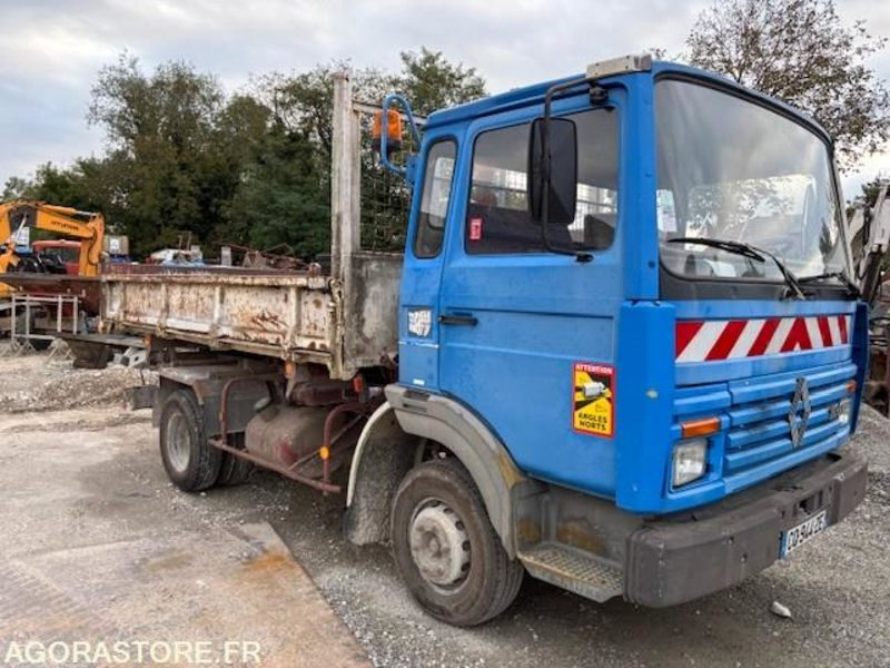CAMION BENNE (TRI-BENNE) RENAULT S120 MIDLINER 1991 221000 KM - Autocarro ribaltabile: foto 3 CAMION BENNE (TRI-BENNE) RENAULT S120 MIDLINER 1991 221000 KM - Autocarro ribaltabile: foto 3