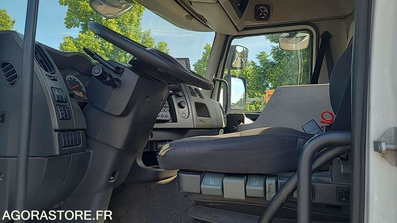 Leasing di  CH 803 ML - RENAULT PREMIUM 380 - 2012 - 513578KM CH 803 ML - RENAULT PREMIUM 380 - 2012 - 513578KM: foto 9