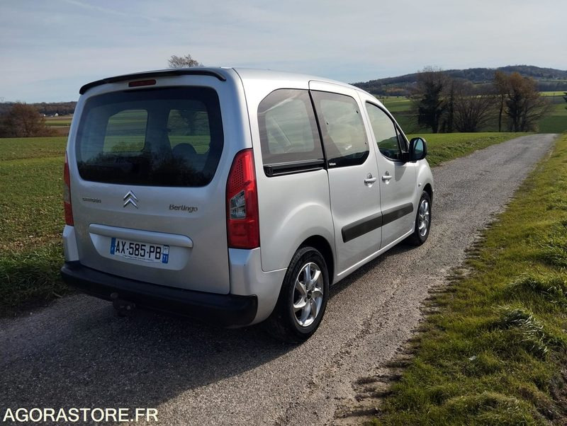 CITROEN BERLINGO COMBISPACE 1.6 HDI 110 DIESEL - 5 PLACES - ANNÉE 2009 - Autovettura: foto 4 CITROEN BERLINGO COMBISPACE 1.6 HDI 110 DIESEL - 5 PLACES - ANNÉE 2009 - Autovettura: foto 4