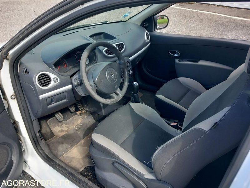 CLIO 3 PORTES DCI65 (BR116) - Autovettura: foto 5 CLIO 3 PORTES DCI65 (BR116) - Autovettura: foto 5