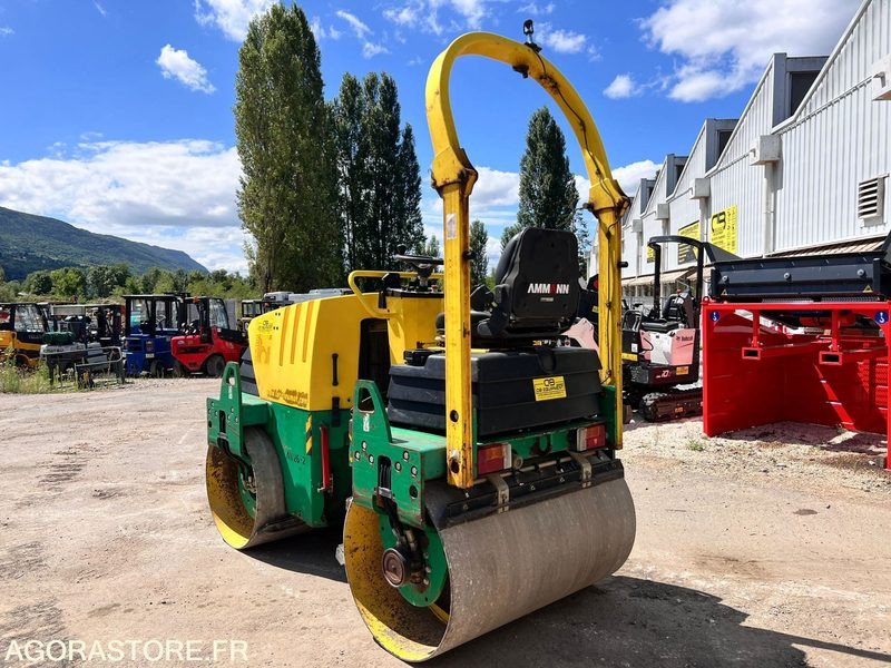 COMPACTEUR AMMANN AV26-2 ROULEAU TANDEM VIBRANT ARTICULÉ - ANNÉE 2008 - 1765 H - Rullo: foto 5 COMPACTEUR AMMANN AV26-2 ROULEAU TANDEM VIBRANT ARTICULÉ - ANNÉE 2008 - 1765 H - Rullo: foto 5