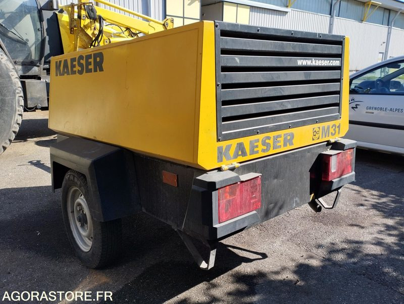 COMPRESSEUR DE CHANTIER KAESER M31 de 2002 8109VE99 - Compressore d'aria: foto 4 COMPRESSEUR DE CHANTIER KAESER M31 de 2002 8109VE99 - Compressore d'aria: foto 4