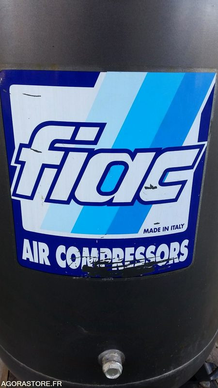 COMPRESSEUR VERTICAL DE MARQUE FIAC TYPE AB-300-670 CUVE 270l TRIPHASE - Compressore d'aria: foto 5 COMPRESSEUR VERTICAL DE MARQUE FIAC TYPE AB-300-670 CUVE 270l TRIPHASE - Compressore d'aria: foto 5