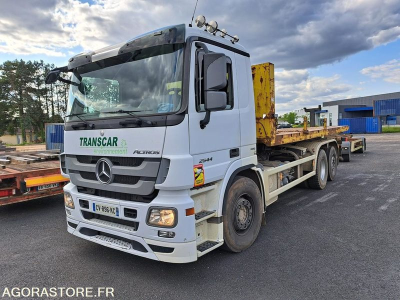CAMION 6X2 AMPLIROLL-MERCEDES ACTROS - 2013 - 385 389KMS - Camion: foto 1 CAMION 6X2 AMPLIROLL-MERCEDES ACTROS - 2013 - 385 389KMS - Camion: foto 1
