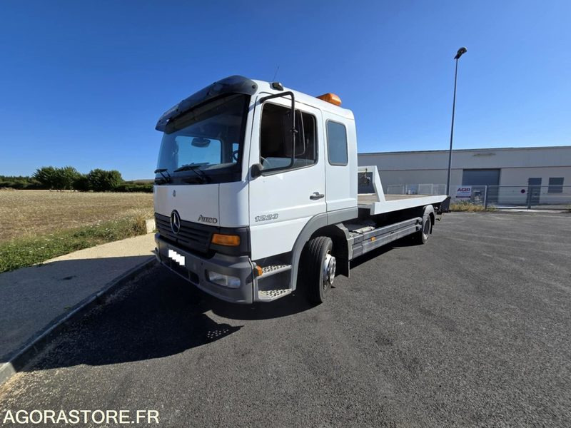 Dépanneuse Mercedes 1223 MOTEUR ECHANGE STANDARD 8O.000 - Camion: foto 2 Dépanneuse Mercedes 1223 MOTEUR ECHANGE STANDARD 8O.000 - Camion: foto 2