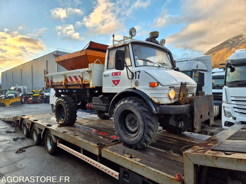 MERCEDES UNIMOG + LAME + SALEUSE 276590 KM 1973 - Camion: foto 1 MERCEDES UNIMOG + LAME + SALEUSE 276590 KM 1973 - Camion: foto 1