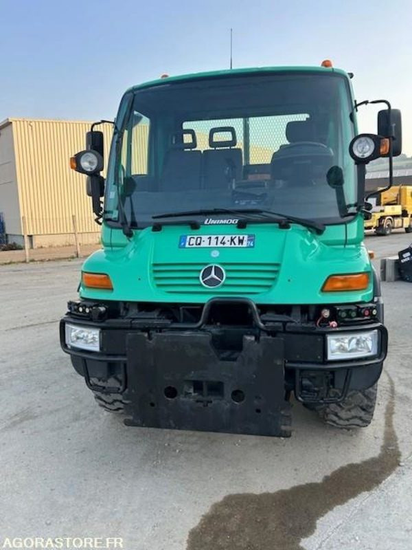 MERCEDES UNIMOG U300C VERSION COMMUNALE 2003 38210 KM + EPAREUSE CMV 450GP - Camion: foto 5 MERCEDES UNIMOG U300C VERSION COMMUNALE 2003 38210 KM + EPAREUSE CMV 450GP - Camion: foto 5