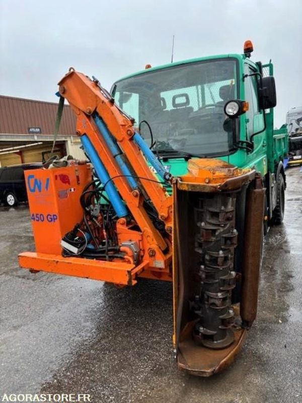 MERCEDES UNIMOG U300C VERSION COMMUNALE 2003 38210 KM + EPAREUSE CMV 450GP - Camion: foto 2 MERCEDES UNIMOG U300C VERSION COMMUNALE 2003 38210 KM + EPAREUSE CMV 450GP - Camion: foto 2