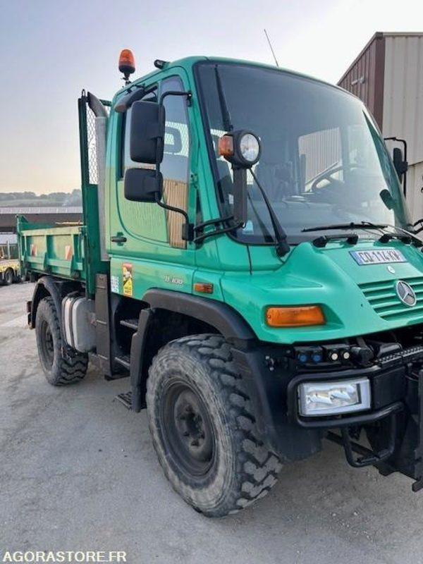 MERCEDES UNIMOG U300C VERSION COMMUNALE 2003 38210 KM + EPAREUSE CMV 450GP - Camion: foto 4 MERCEDES UNIMOG U300C VERSION COMMUNALE 2003 38210 KM + EPAREUSE CMV 450GP - Camion: foto 4