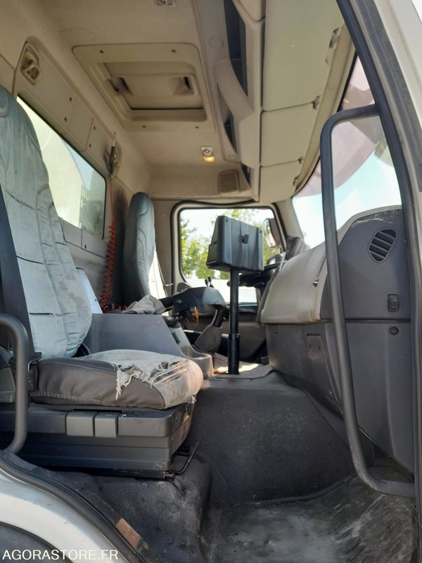 Camion PREMIUM LANDER 320  SERVIROUTE SECMAIR - 2007 / 206345 KM: foto 6