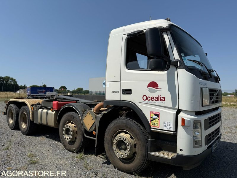 VOLVO FM12 380 - 2004 - 636 982 - Camion: foto 2 VOLVO FM12 380 - 2004 - 636 982 - Camion: foto 2